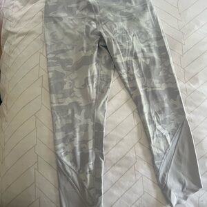 Lululemon Athletica Light Gray Camouflage leggings